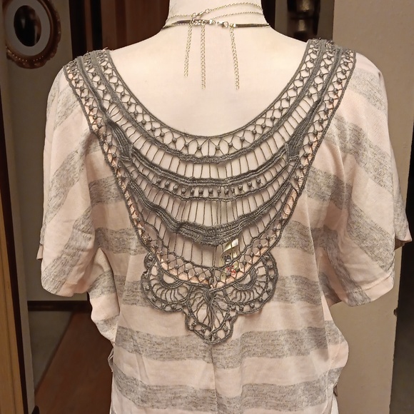 FRESH BREWED PINK AND GRAY STRIPED FLORAL GLITTER TOP - Picture 4 of 6